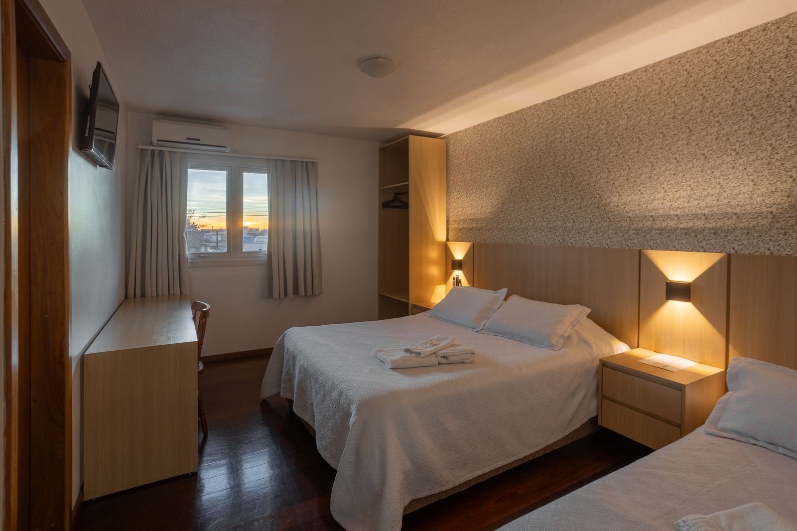 Apartamento Luxo reformado — vista lateral ao entardecer
